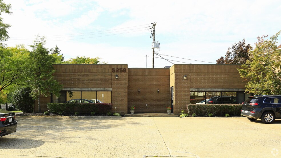 5258 Transportation Blvd, Cleveland, OH à louer - Photo de l’immeuble – Image 2 sur 3