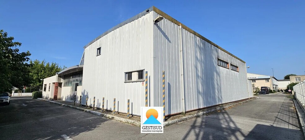 Local d’activités dans Aubagne à louer - Photo de l’immeuble – Image 1 sur 9