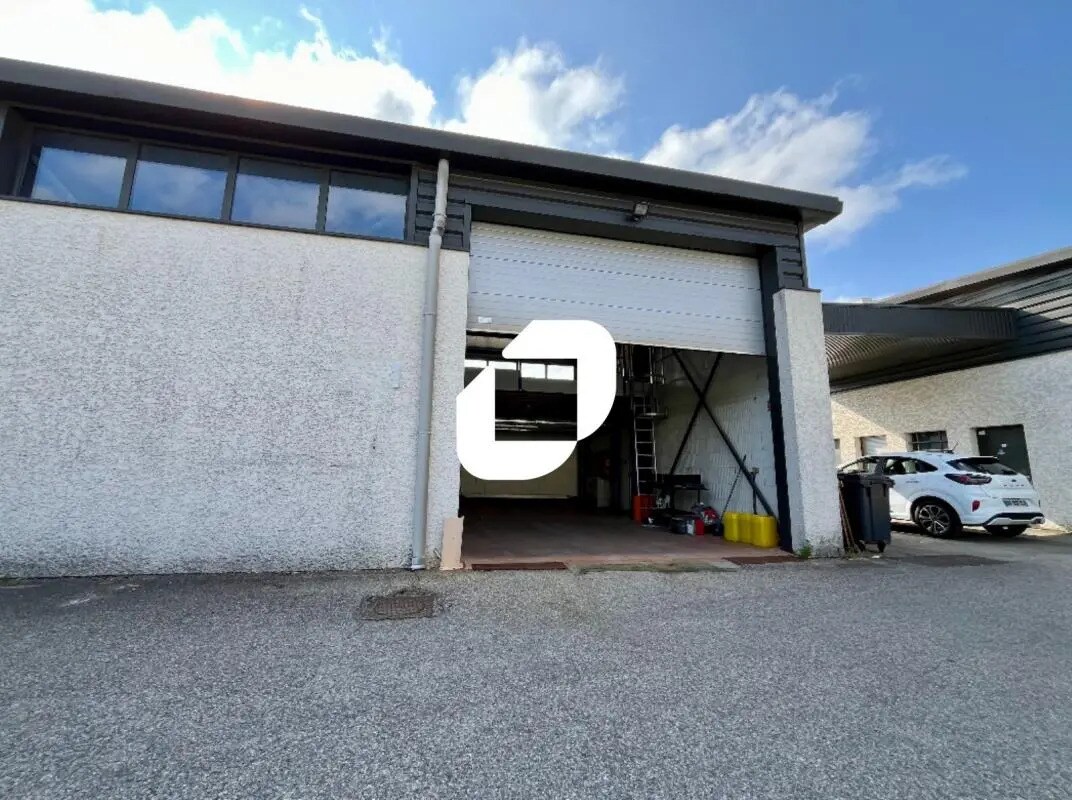 Local d’activités dans Jons à louer Photo de l’immeuble– Image 1 sur 10