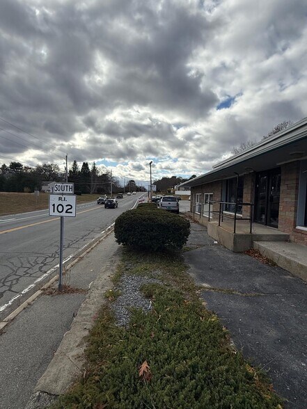 1435 Victory Hwy, North Smithfield, RI à louer - Photo de l’immeuble – Image 2 sur 11