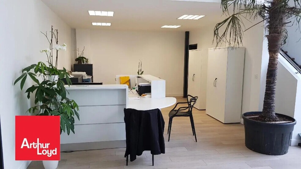 Local d'activités dans Chartres à vendre - Photo de l’immeuble – Image 2 sur 7