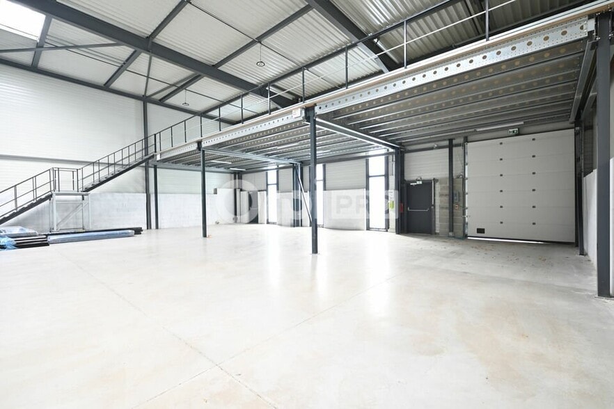 40 Rue Montgolfier, Villefontaine à louer - Photo de l’immeuble – Image 2 sur 20