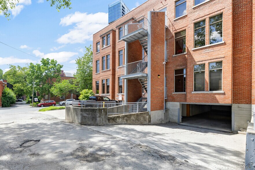 2222 Boul René-Lévesque O, Montréal, QC à louer - Photo de l’immeuble – Image 2 sur 5