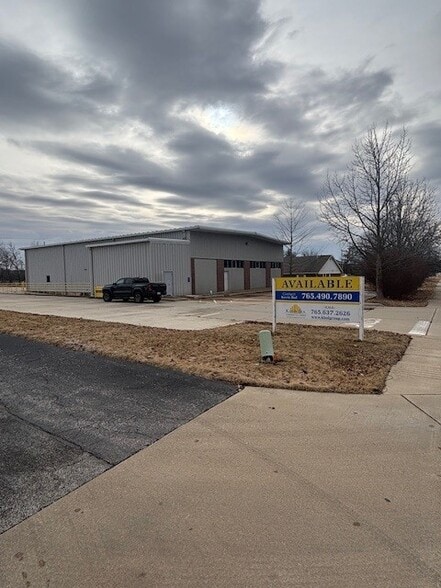 1221 Cumberland Ave, West Lafayette, IN à louer - Photo de l’immeuble – Image 1 sur 8