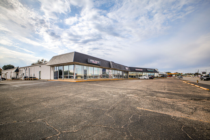 500 Lake Air Dr, Waco, TX à louer - Photo de l’immeuble – Image 2 sur 9