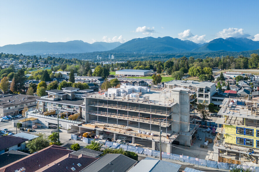 4718 Hastings St, Burnaby, BC à vendre - Photo de l’immeuble – Image 3 sur 4