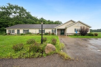 Plus de détails pour 80 Miller St, Centerburg, OH - Médical à louer