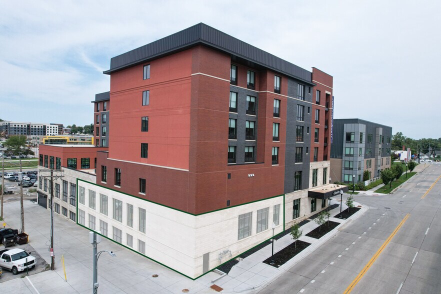 4409 Douglas St, Omaha, NE à louer - Photo de l’immeuble – Image 3 sur 6