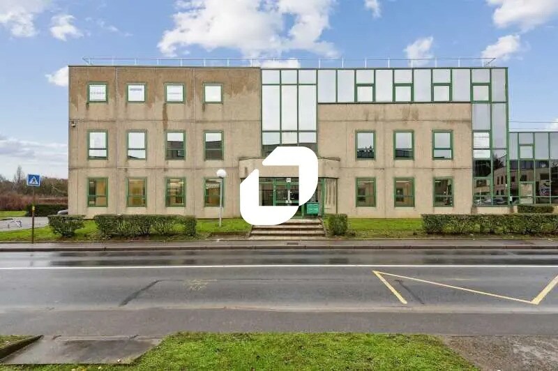 Bureau dans Viry-Châtillon à louer - Photo de l’immeuble – Image 1 sur 11