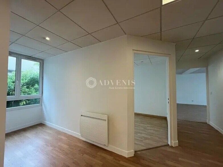 Bureau dans Chaville à vendre - Photo intérieure – Image 2 sur 5