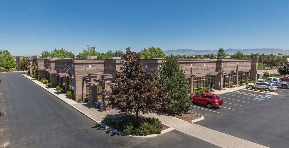 690 S Industry Way, Meridian, ID à louer - Photo de l’immeuble – Image 1 sur 5