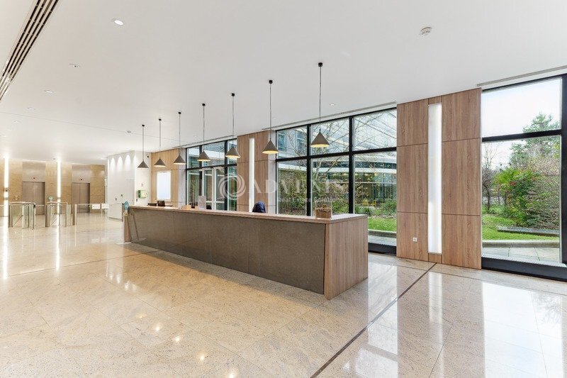 Bureau dans Bois-Colombes à louer - Hall d’entrée – Image 2 sur 12