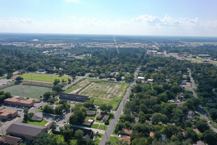 1401 16th Street, Huntsville, TX à vendre - Photo de l’immeuble – Image 3 sur 7