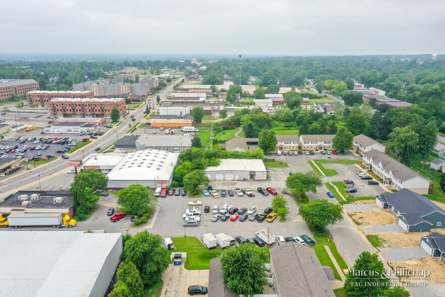 1608 Firestone Ln, Valparaiso, IN à vendre - Photo de l’immeuble – Image 3 sur 5