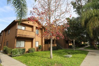 Plus de détails pour 701 Planz Rd, Bakersfield, CA - Logement à vendre