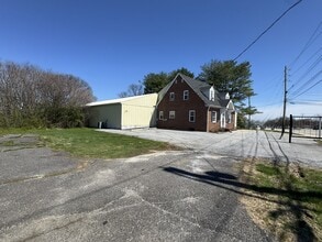 1712 Ogletown Rd, Newark, DE à louer Photo de l’immeuble– Image 2 sur 10