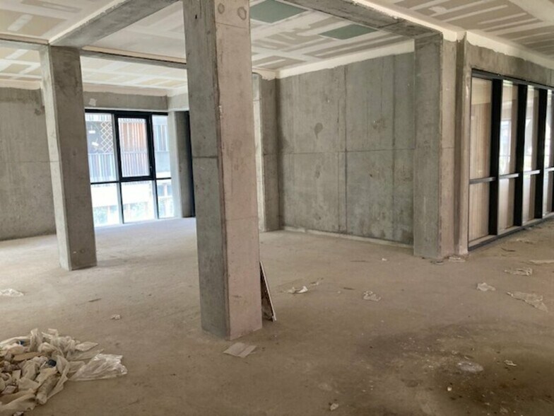 Bureau dans L'ILE-SAINT-DENIS à vendre - Photo intérieure – Image 2 sur 10