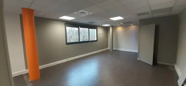 Plus de détails pour Bureau à vendre