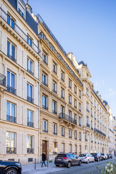 57 Avenue Charles De Gaulle, Neuilly-sur-Seine à vendre - Photo principale – Image 1 sur 1