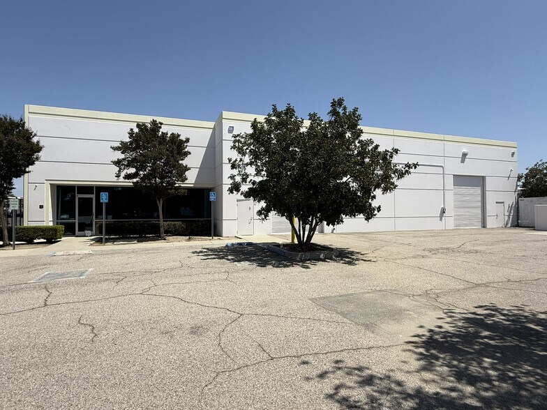 13521 Benson Ave, Chino, CA à louer - Photo de l’immeuble – Image 2 sur 6