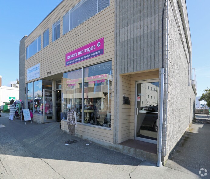 9783 3rd St, Sidney, BC à louer - Photo de l’immeuble – Image 2 sur 3