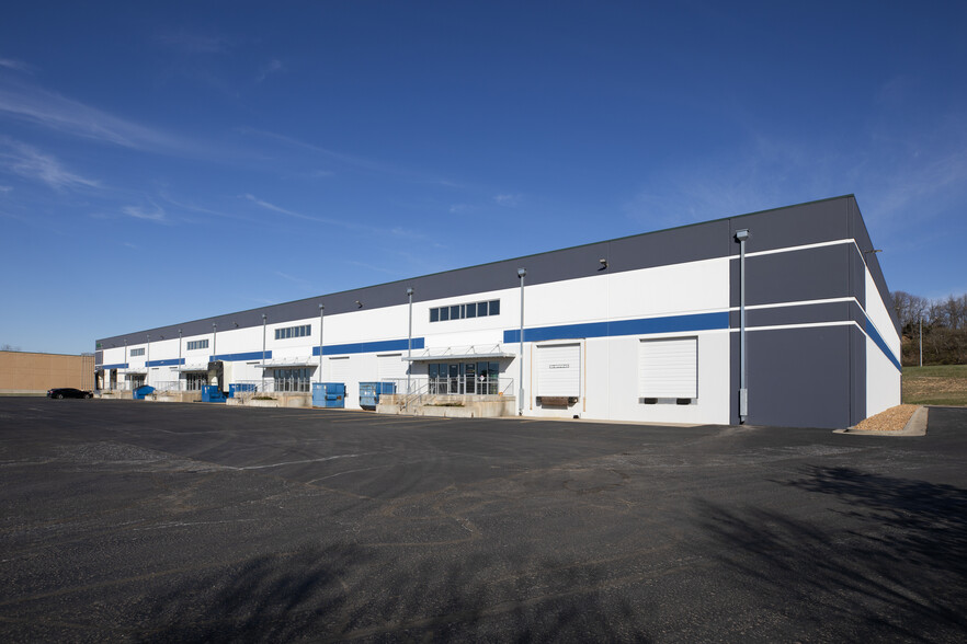 2610 NE Industrial Dr, North Kansas City, MO à louer - Photo de l’immeuble – Image 2 sur 3