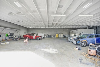 12050 NE 14th Ave, Miami, FL à louer Photo intérieure– Image 2 sur 6