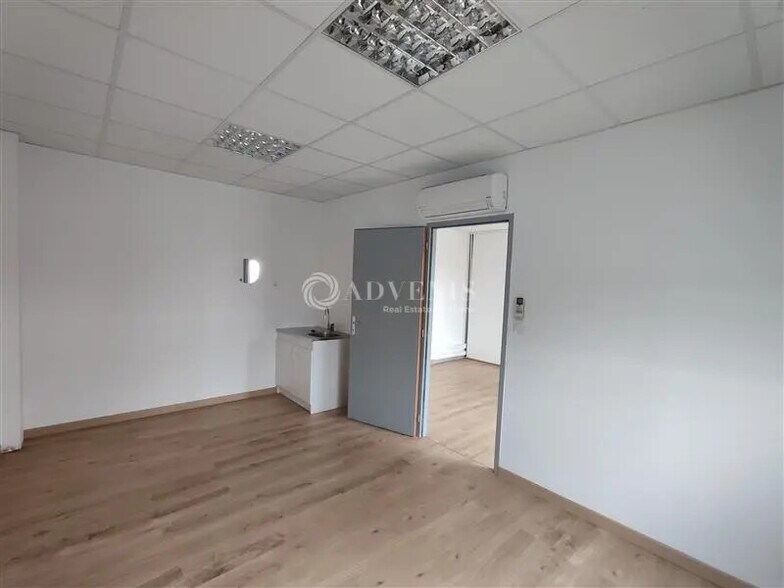 Bureau dans Vendres à louer - Photo de l’immeuble – Image 3 sur 4