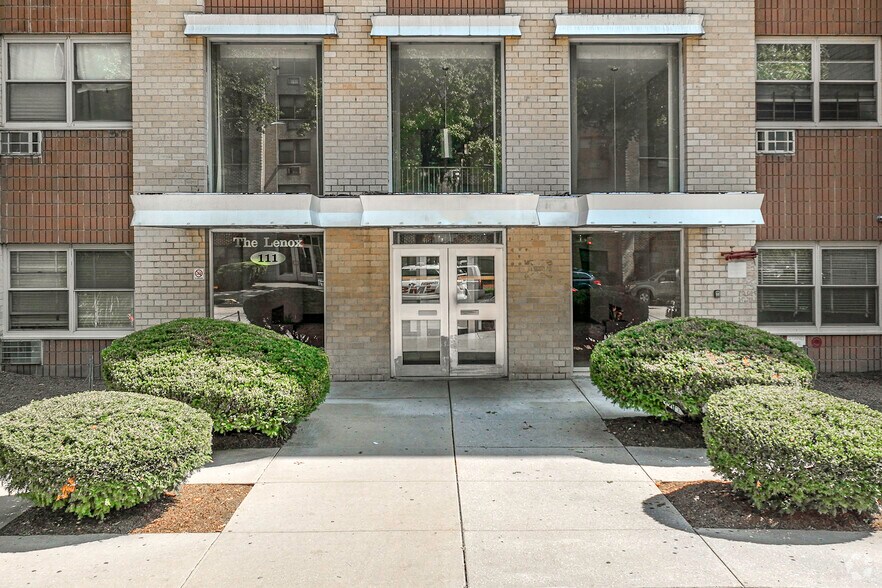 111 N Third Ave, Mount Vernon, NY à vendre - Photo de l’immeuble – Image 3 sur 5