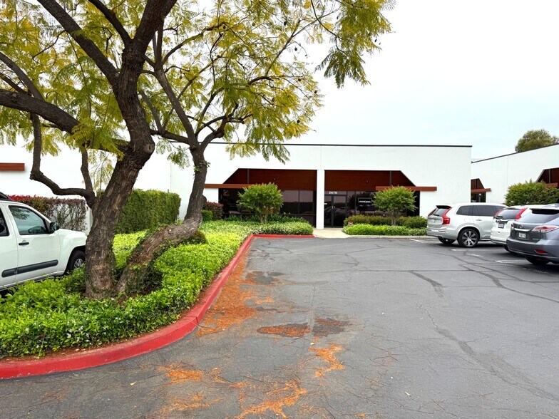 2675 Saturn St, Brea, CA à louer - Photo de l’immeuble – Image 1 sur 4