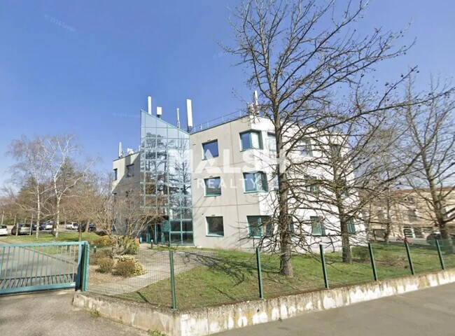 Plus de détails pour Bureau à louer