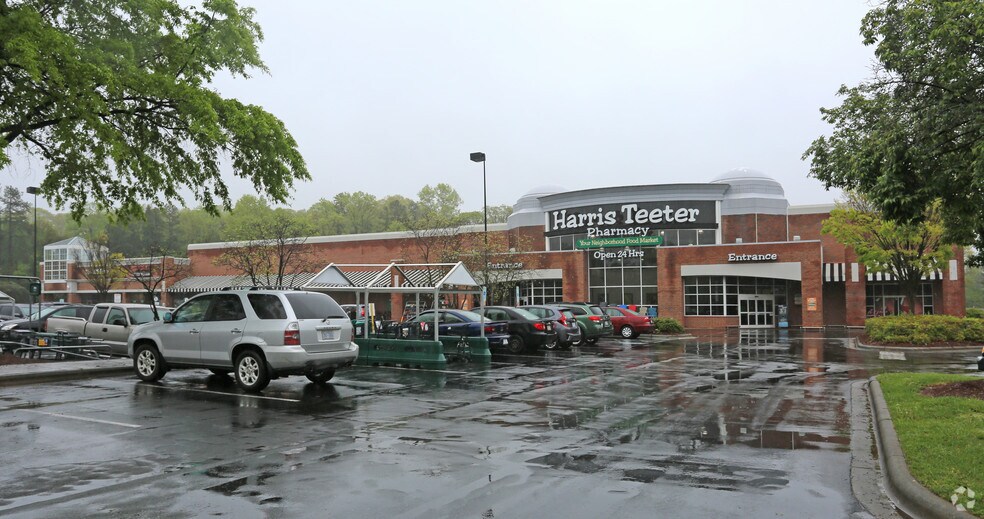 1955 Peace Haven Rd, Winston-Salem, NC à louer - Photo principale – Image 1 sur 9