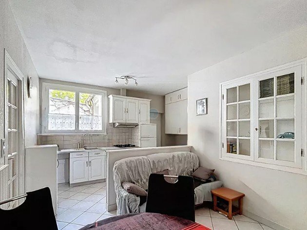 Local commercial dans Orléans à vendre - Photo de l’immeuble – Image 2 sur 9