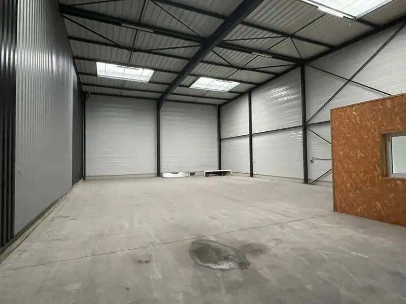 Bureau dans Guichainville à louer Photo de l’immeuble– Image 1 sur 5