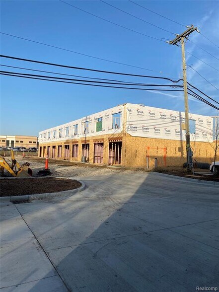 1251 E Woodward Heights Blvd, Hazel Park, MI à vendre - Photo de l’immeuble – Image 2 sur 21