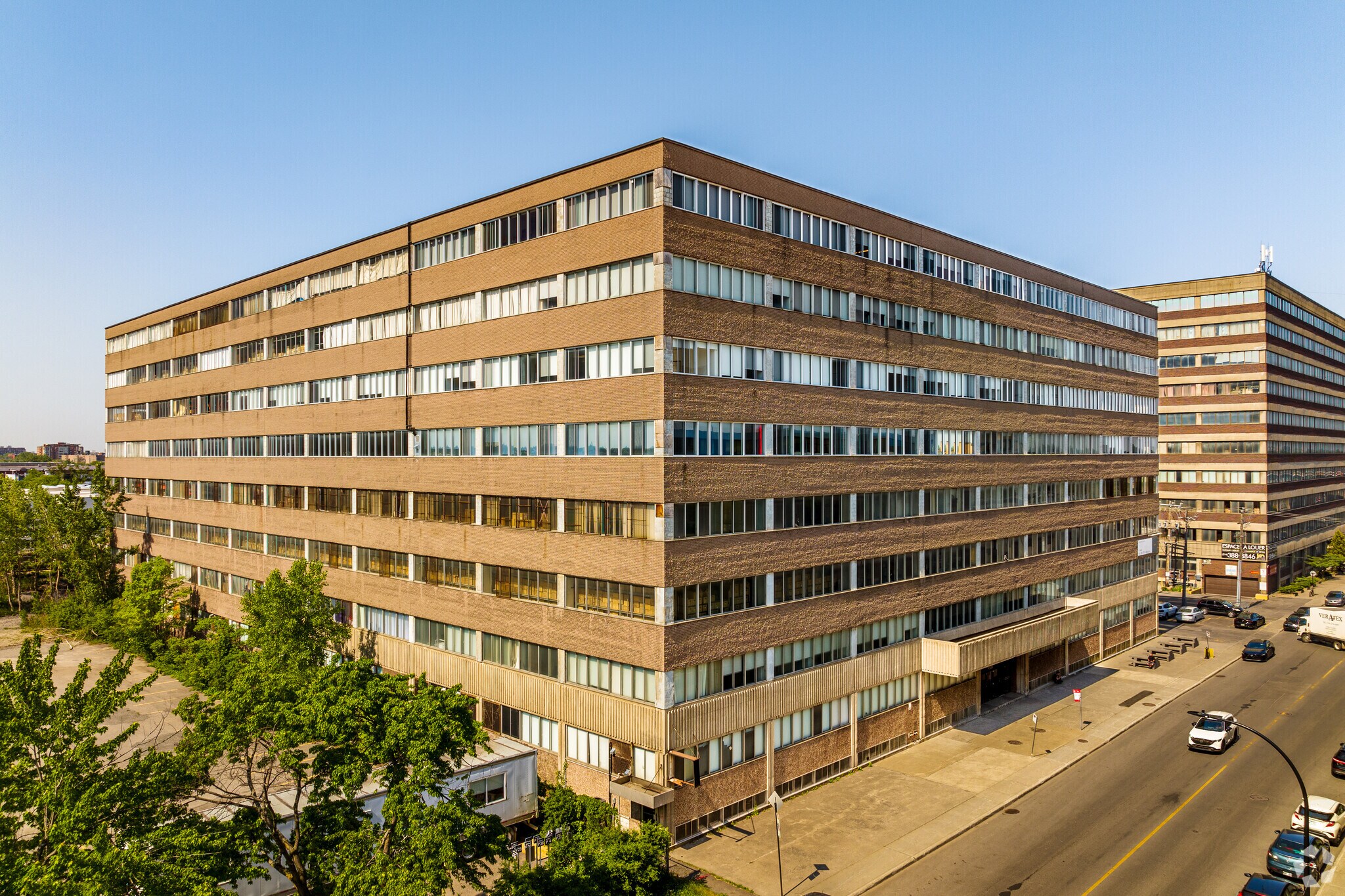 9500 Rue Meilleur, Montréal, QC à louer Photo principale– Image 1 sur 12