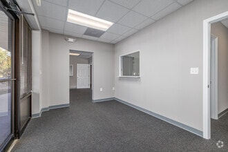 1530 Kingsley Ave, Orange Park, FL à louer Photo intérieure– Image 2 sur 11