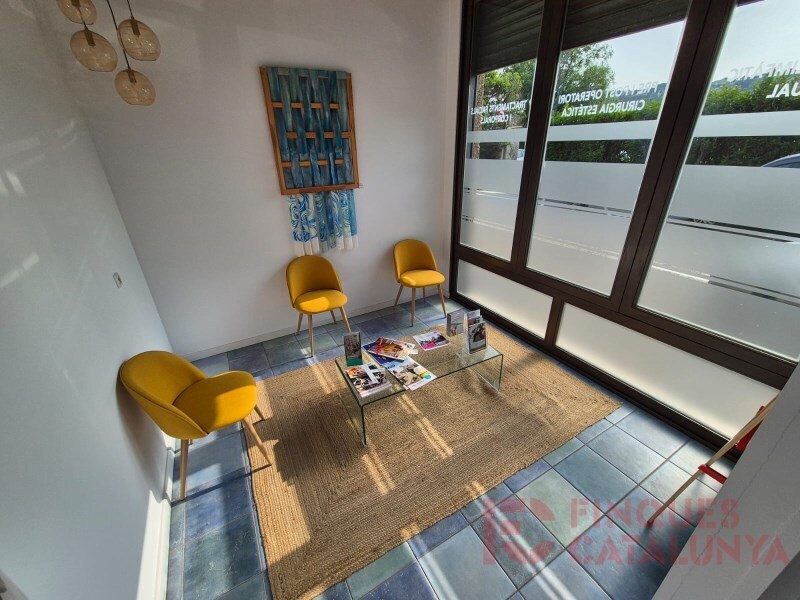 Immeuble residentiel dans Girona, Gerona à vendre Photo principale– Image 1 sur 2