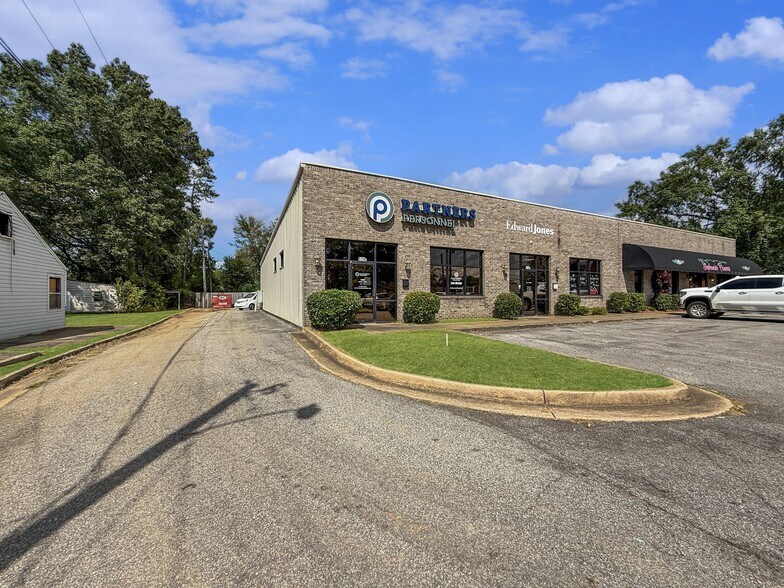 514 Hargrove Rd E, Tuscaloosa, AL à louer - Photo de l’immeuble – Image 2 sur 6