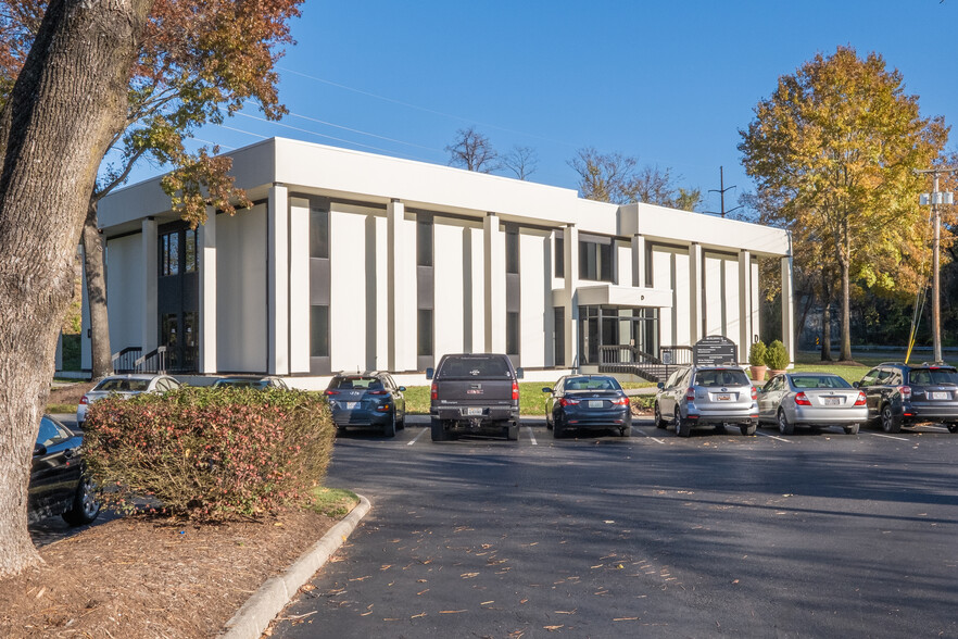 2847 Penn Forest Blvd, Roanoke, VA à louer - Photo de l’immeuble – Image 1 sur 3