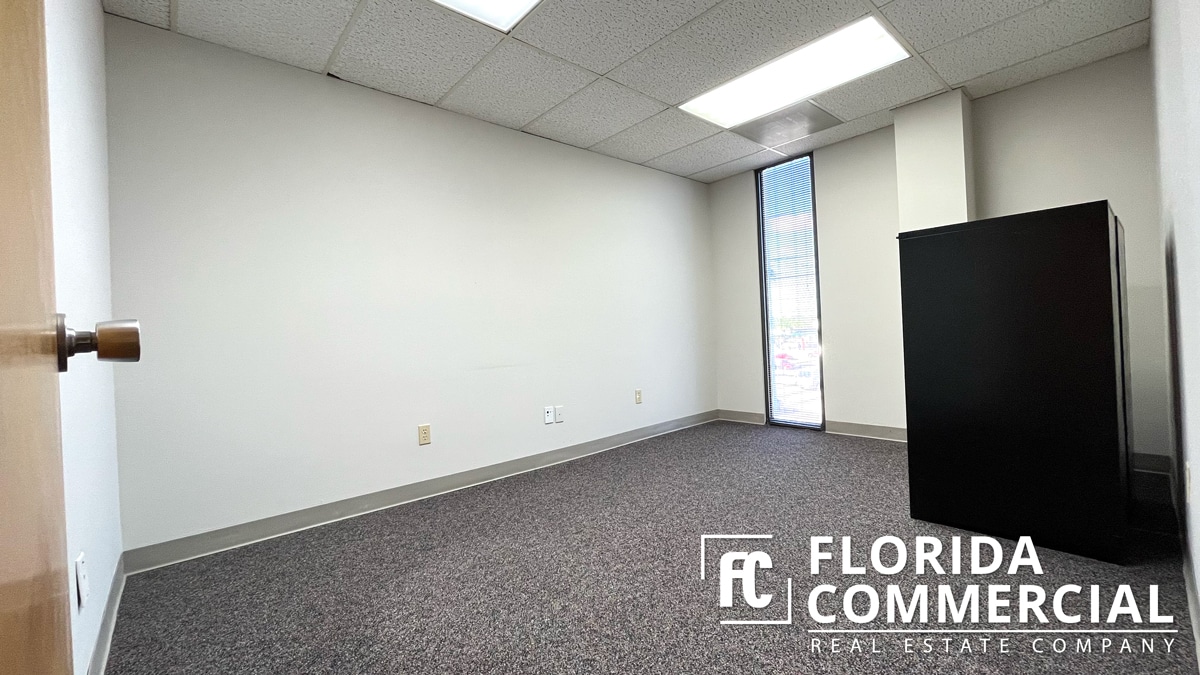 900 SE Federal Hwy, Stuart, FL à louer Photo intérieure– Image 1 sur 7