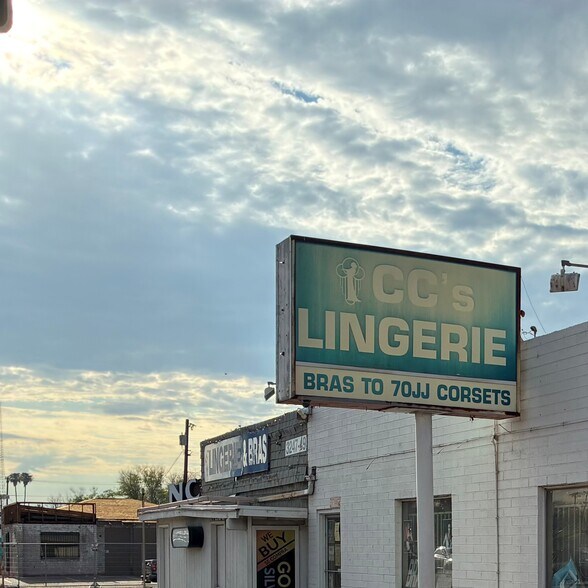 3247-3249 E Thomas Rd, Phoenix, AZ à vendre - Photo de l’immeuble – Image 2 sur 7