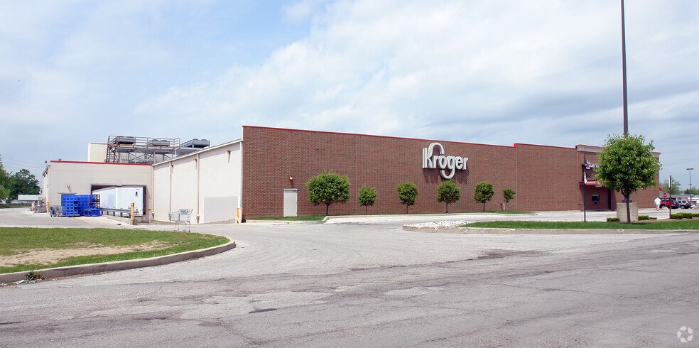 4215 E 10th St, Indianapolis, IN à louer - Photo de l’immeuble – Image 3 sur 5