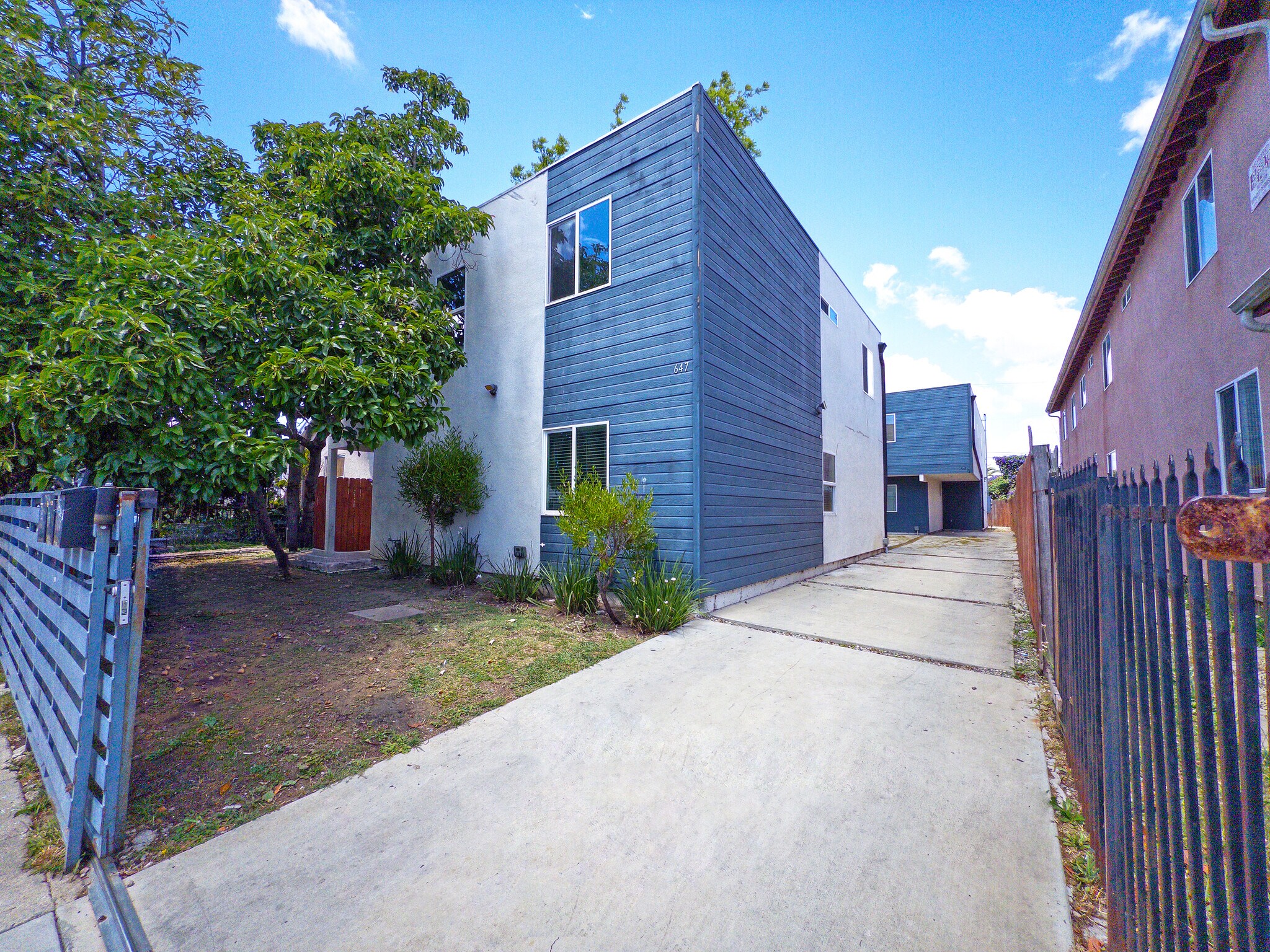 645 W 97th St, Los Angeles, CA à vendre Photo principale– Image 1 sur 13