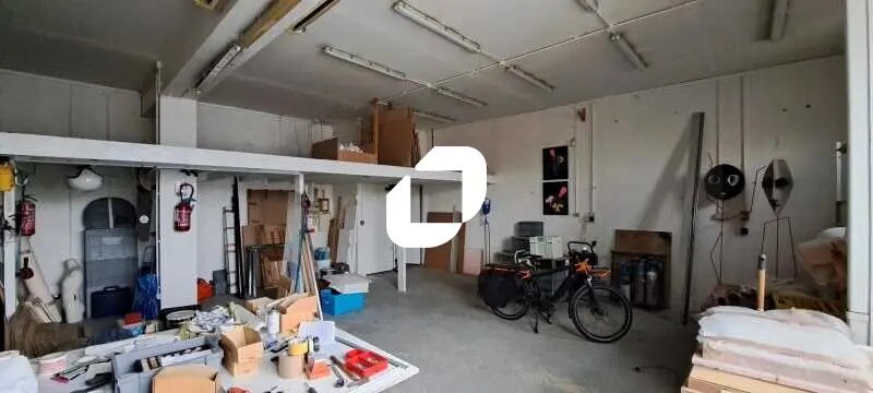 Local d’activités dans Paris à louer - Photo de l’immeuble – Image 3 sur 9