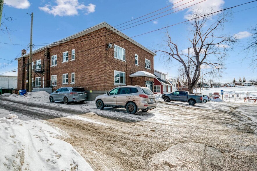 20 Cypress St, Sudbury, ON à vendre - Photo de l’immeuble – Image 3 sur 65