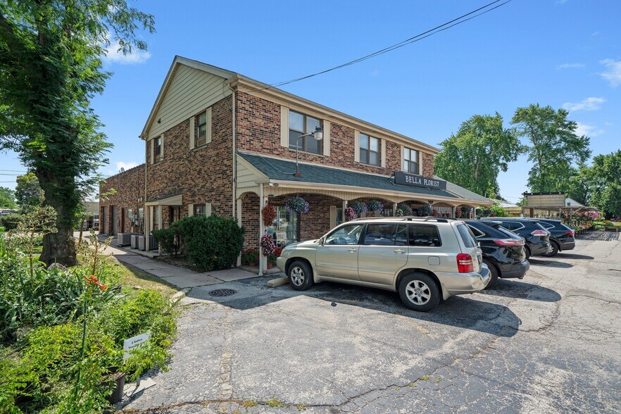 7117 S Roberts Rd, Bridgeview, IL à vendre - Photo de l’immeuble – Image 2 sur 27