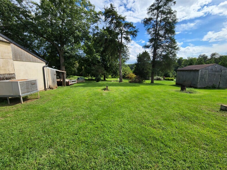4905 Auburn Rd, Summerfield, NC à louer - Photo de l’immeuble – Image 1 sur 9