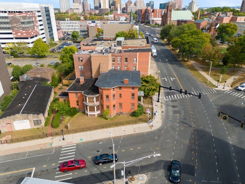 1 Main St, Hartford, CT à vendre - Photo de l’immeuble – Image 2 sur 42