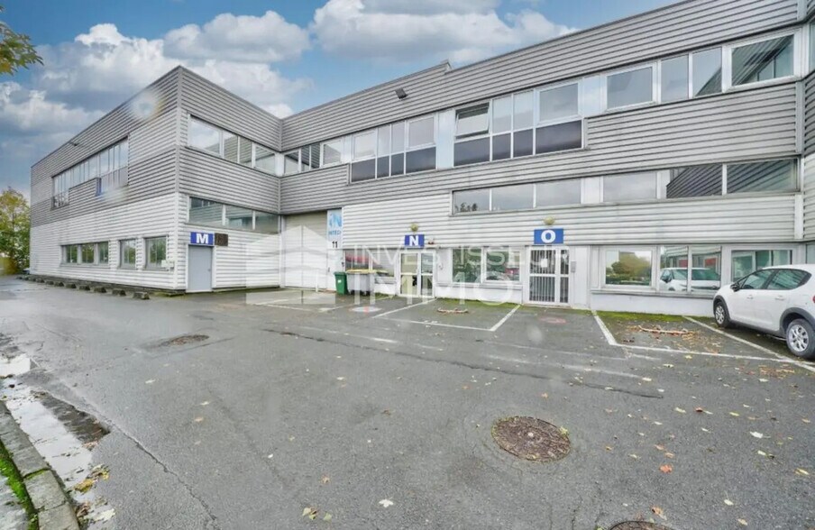 Local d’activités dans Fontenay-sous-Bois à louer - Photo de l’immeuble – Image 3 sur 3